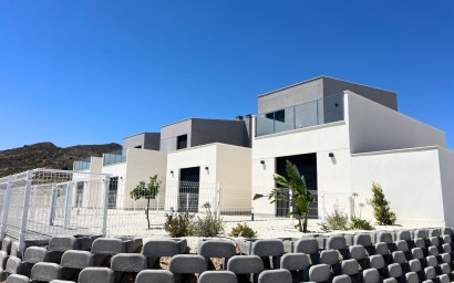 Новое здание - Villa - Baños y Mendigo - Altaona Golf