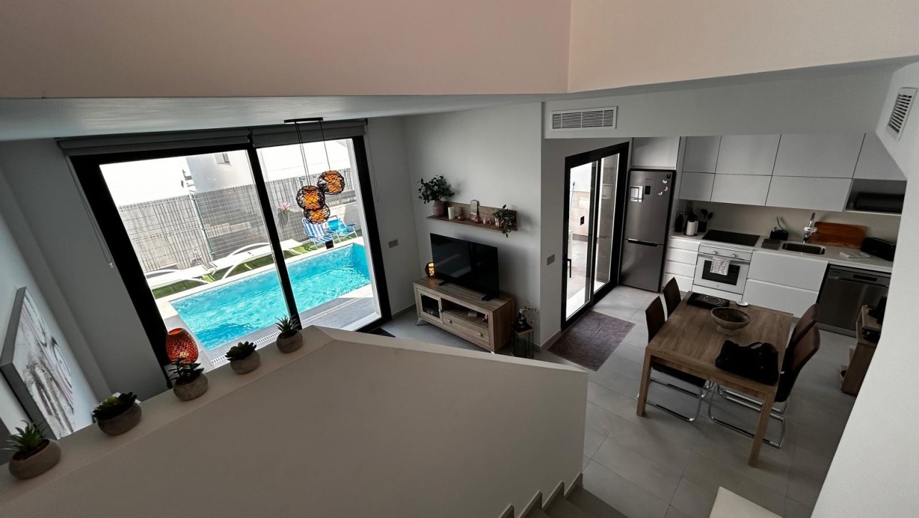 Odsprzedaż - Villa - Orihuela Costa - PAU 26