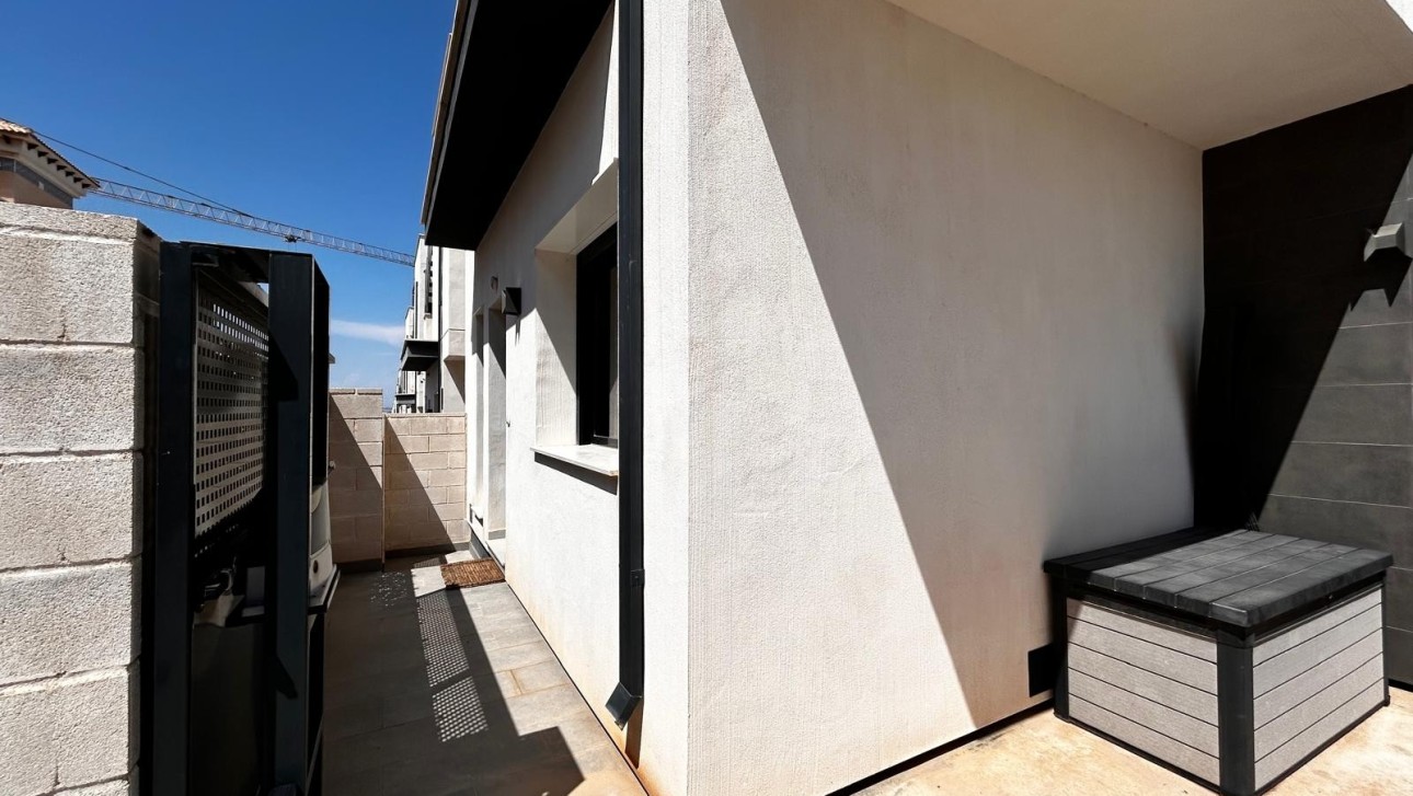 Odsprzedaż - Villa - Orihuela Costa - PAU 26
