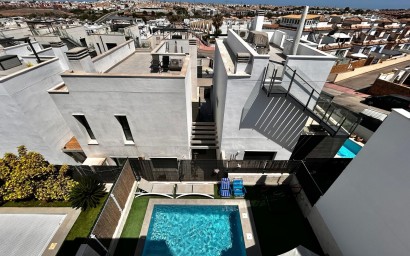 Odsprzedaż - Villa - Orihuela Costa - PAU 26