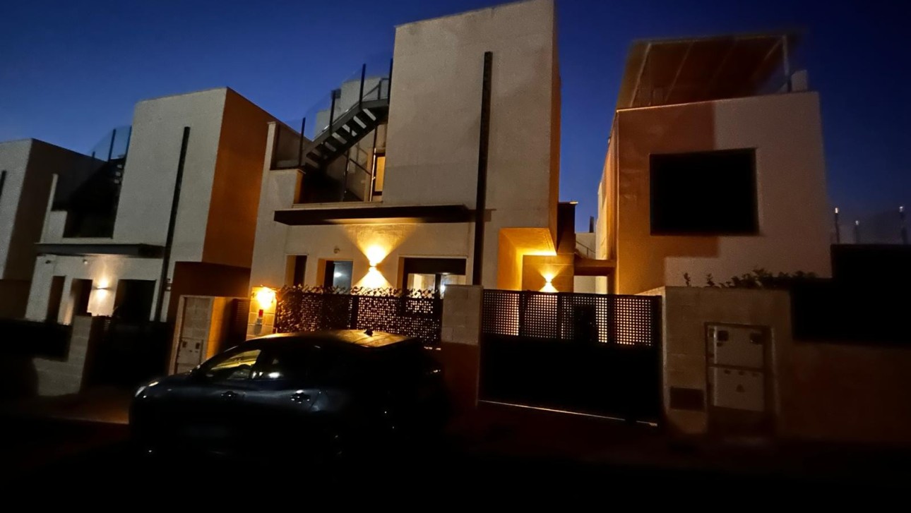Odsprzedaż - Villa - Orihuela Costa - PAU 26
