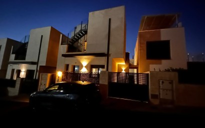 Odsprzedaż - Villa - Orihuela Costa - PAU 26
