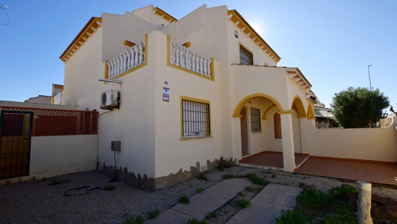 Resale - Townhouse - El Mojón