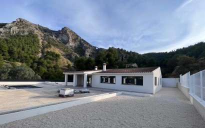 Nowy budynek - Villa - Penaguila - El Olivar