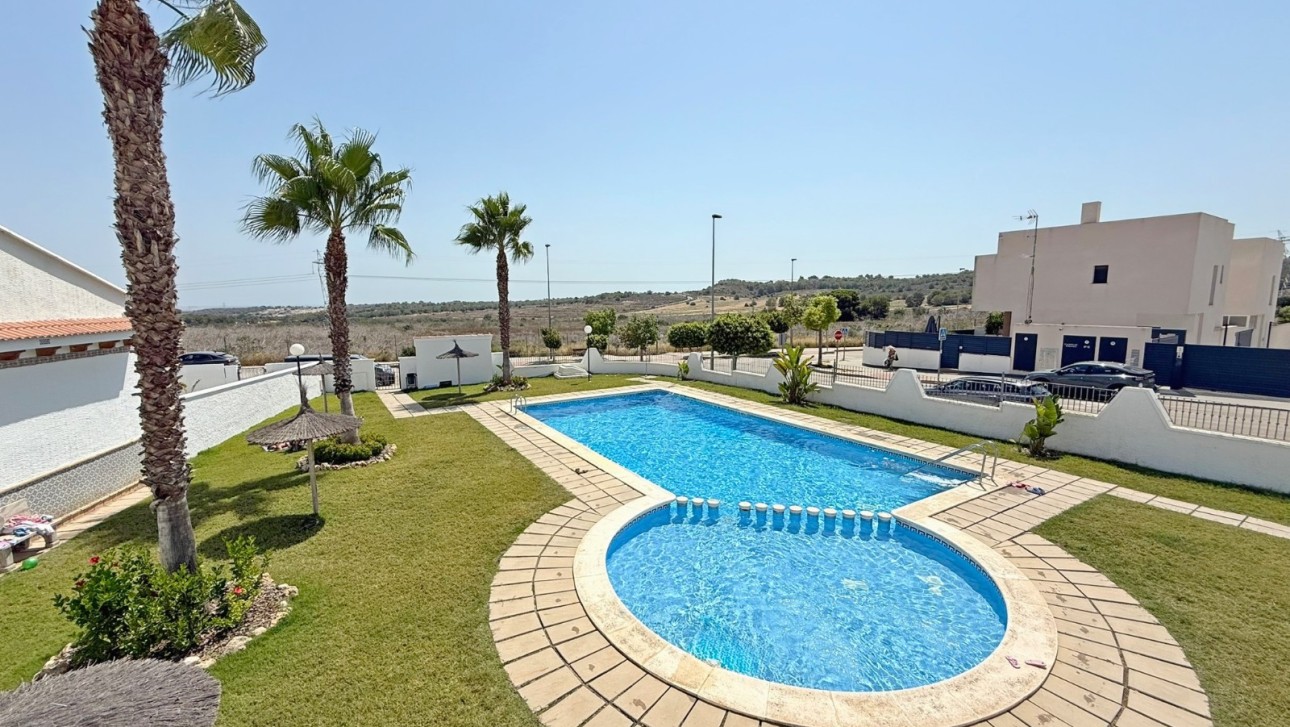Odsprzedaż - Kamienica - San Miguel de Salinas