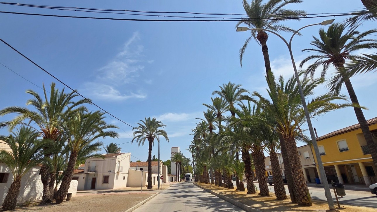 Resale - Townhouse - San Isidro
