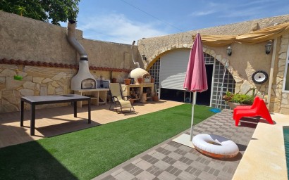 Resale - Townhouse - San Isidro