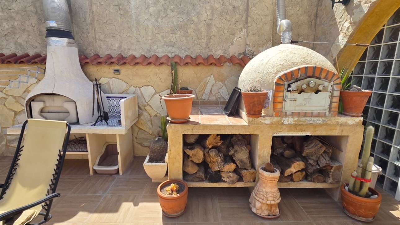Resale - Townhouse - San Isidro