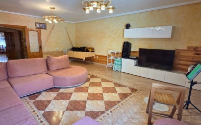 Resale - Townhouse - San Isidro