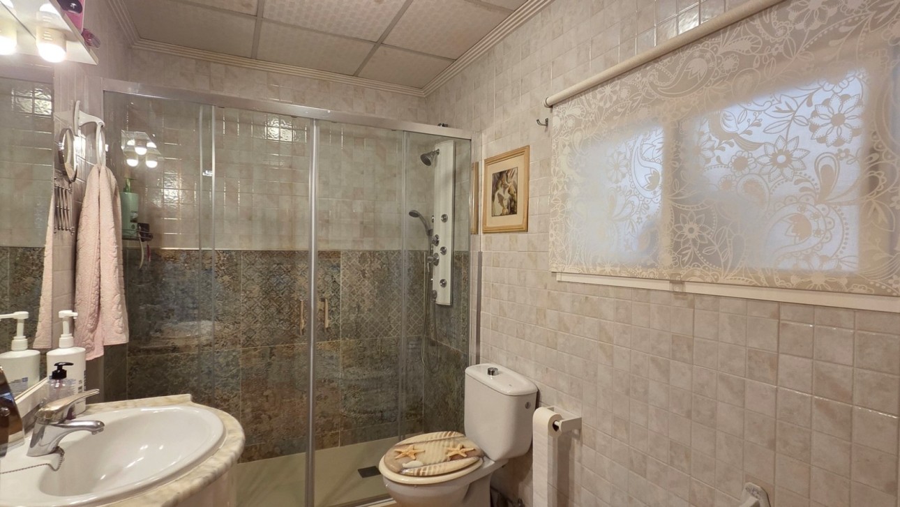 Resale - Townhouse - San Isidro