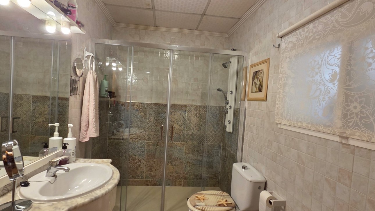 Resale - Townhouse - San Isidro