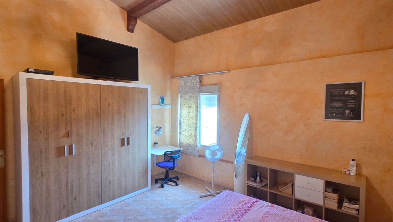 Resale - Townhouse - San Isidro