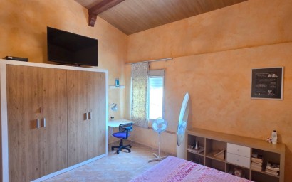 Resale - Townhouse - San Isidro