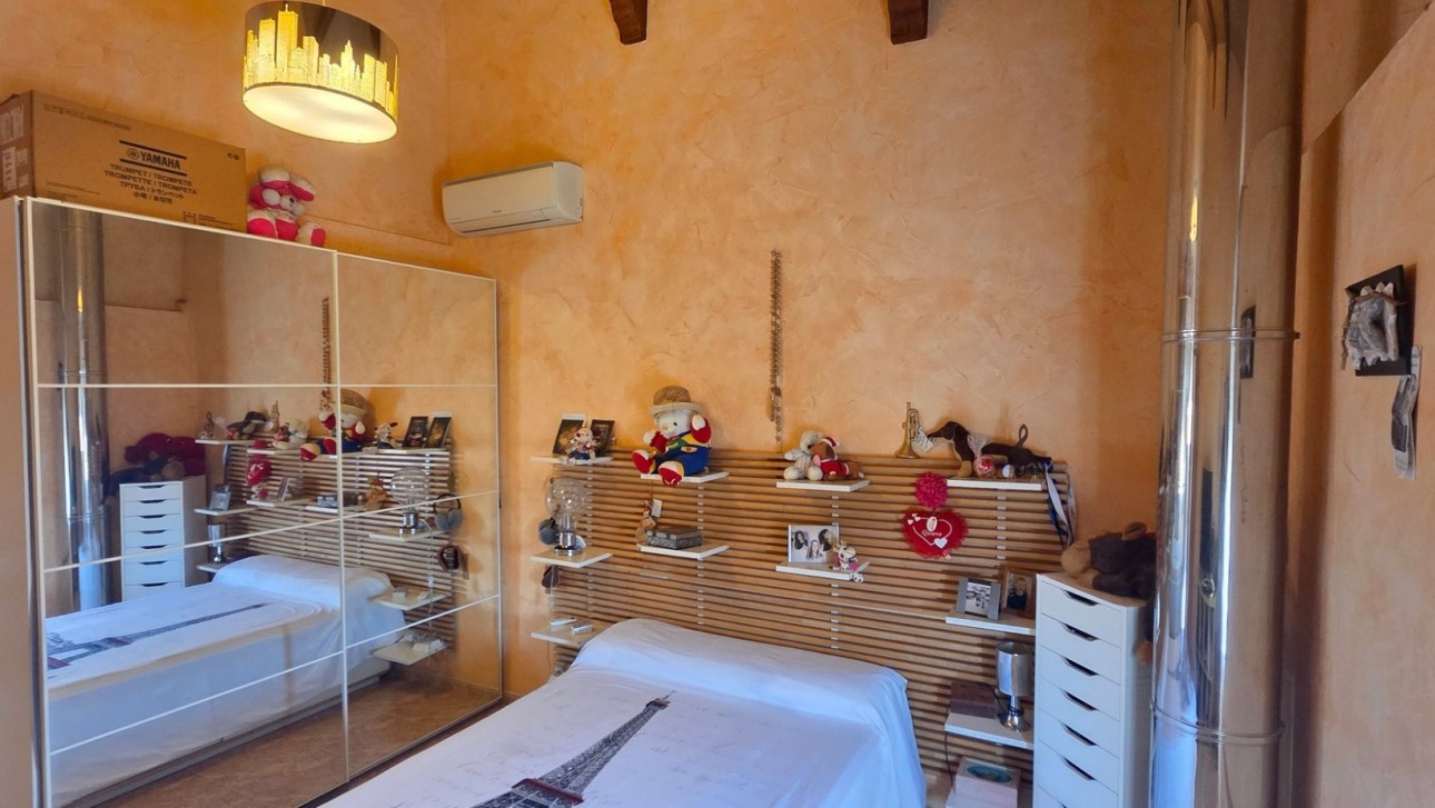 Resale - Townhouse - San Isidro