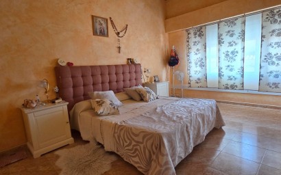 Resale - Townhouse - San Isidro