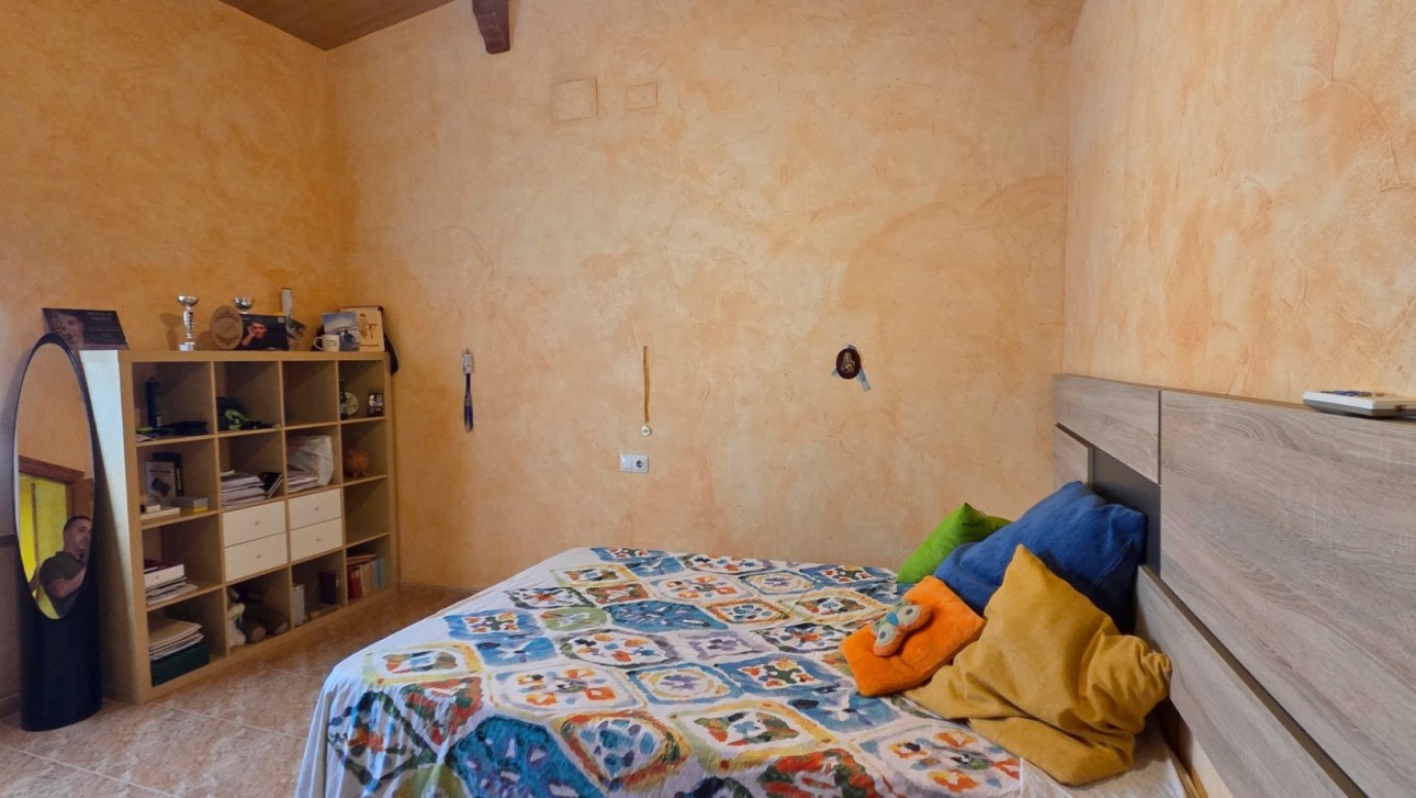Resale - Townhouse - San Isidro