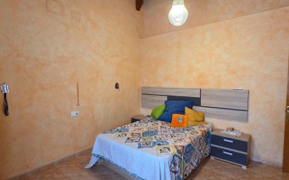 Resale - Townhouse - San Isidro