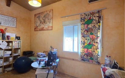 Resale - Townhouse - San Isidro