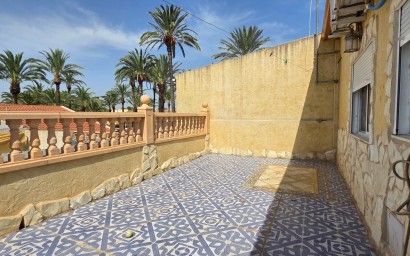 Resale - Townhouse - San Isidro