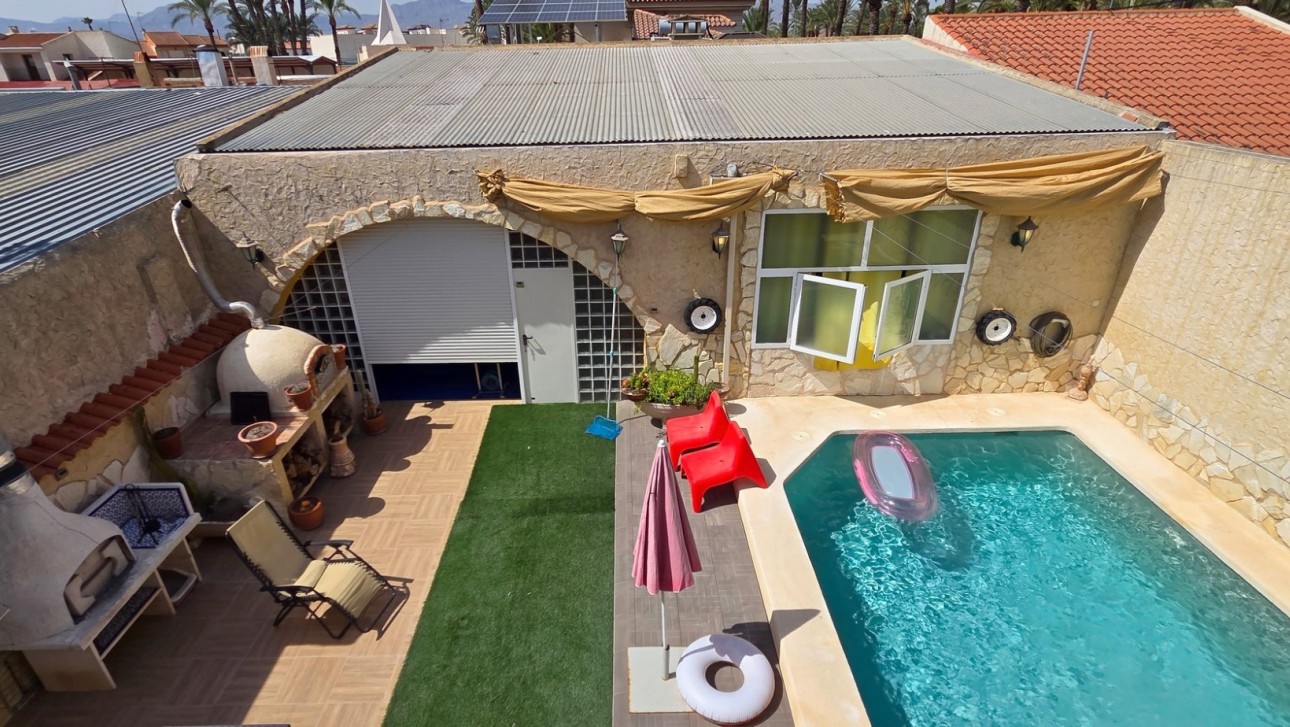 Resale - Townhouse - San Isidro
