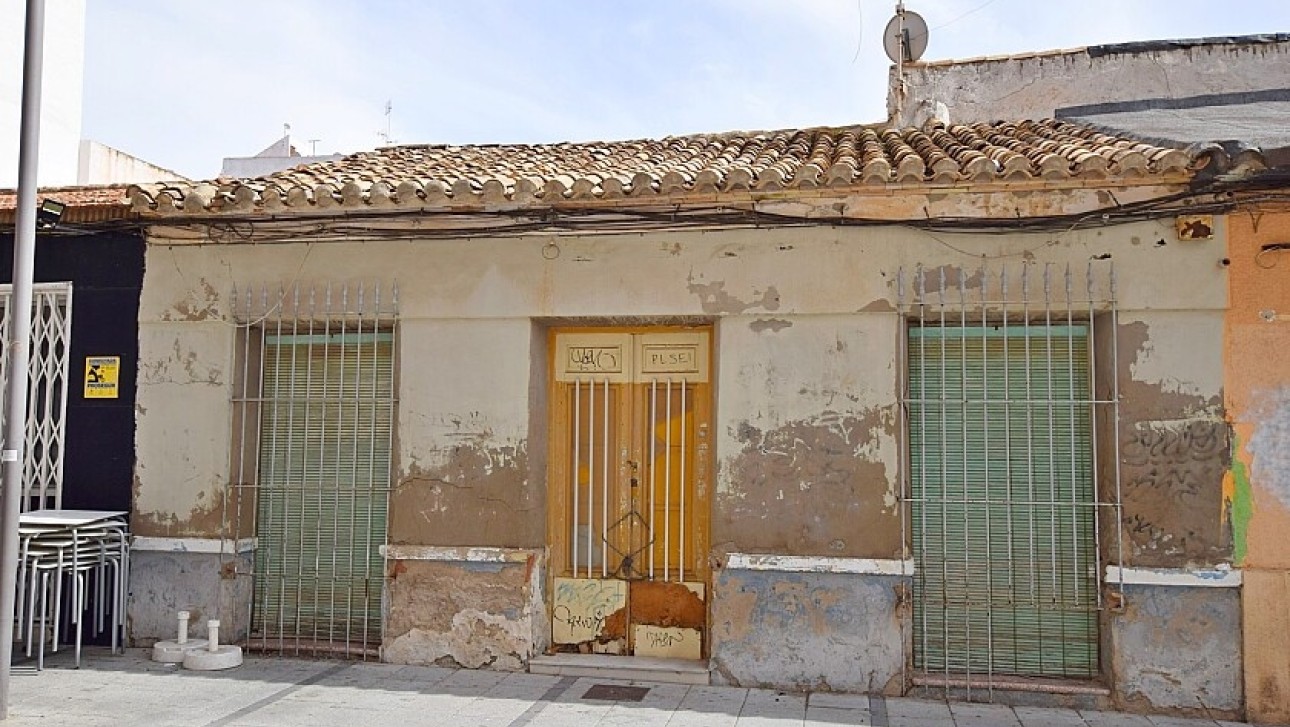 Resale - Land - Torrevieja - Paseo de Torrevieja