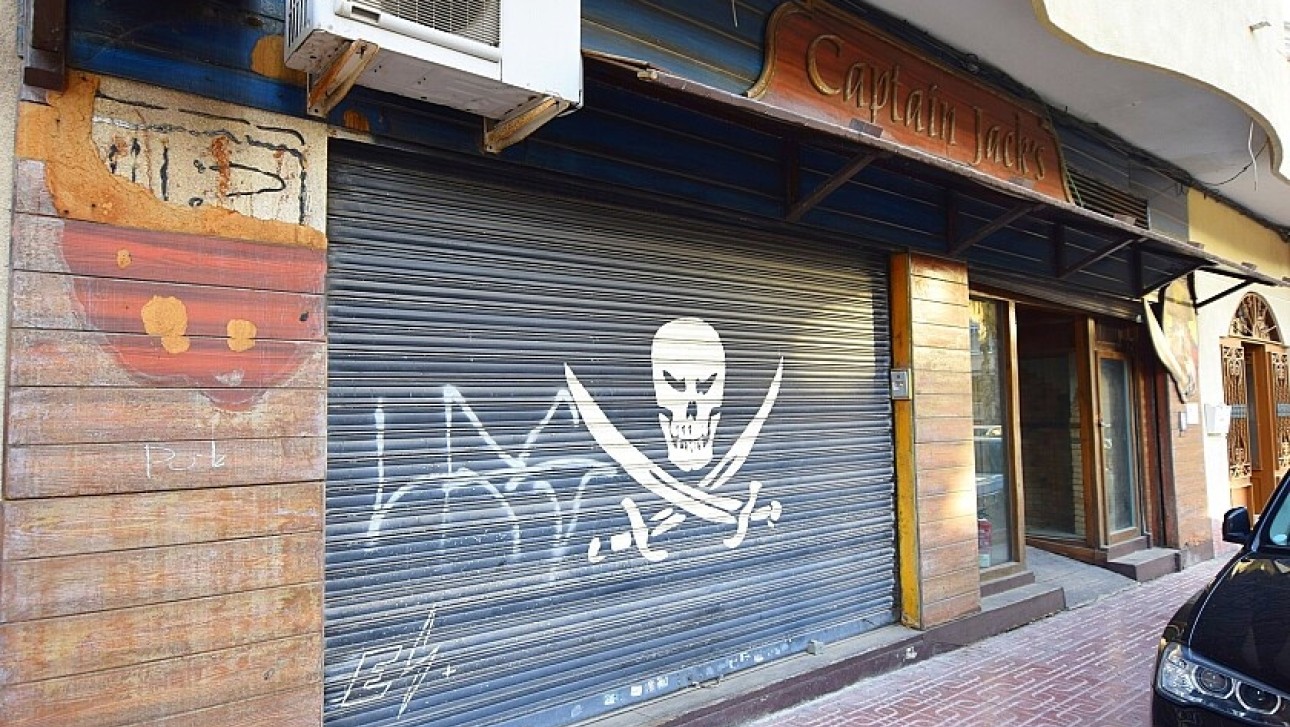 Resale - Commercial - Torrevieja - Playa de los Locos