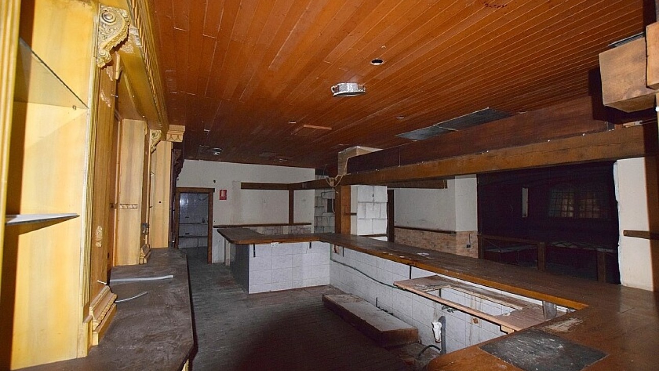 Resale - Commercial - Torrevieja - Playa de los Locos