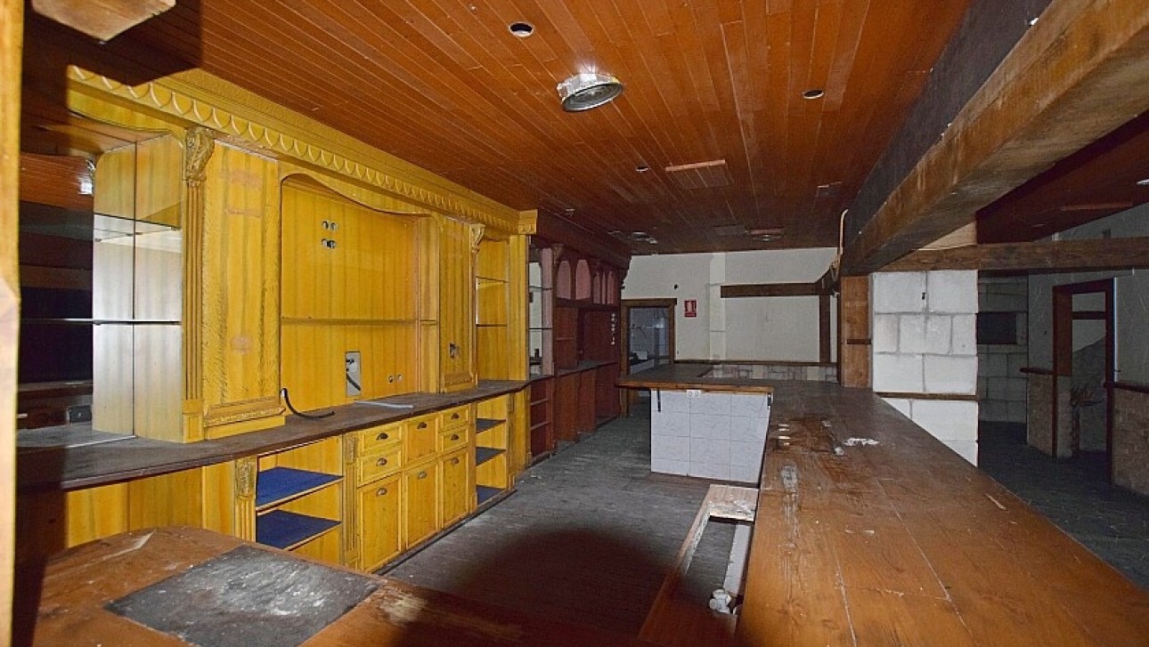 Resale - Commercial - Torrevieja - Playa de los Locos