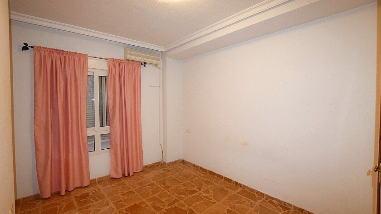 Resale - Apartment - Torrevieja - Centro ciudad