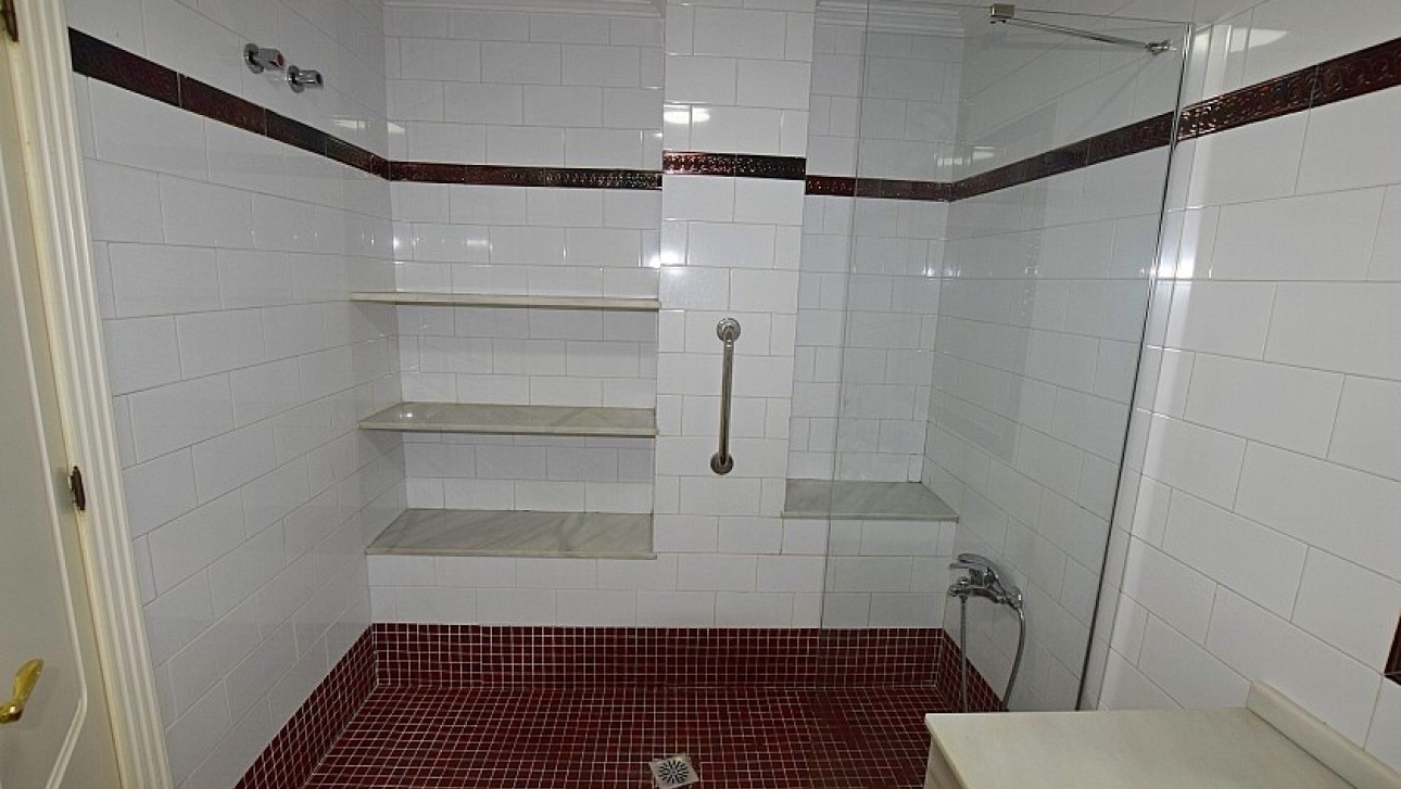 Resale - Apartment - Torrevieja - Centro ciudad