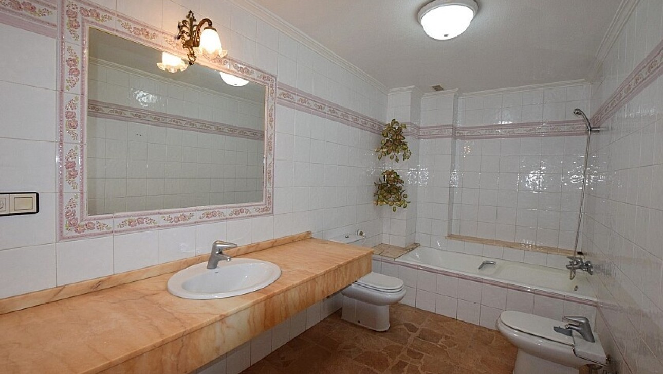 Resale - Apartment - Torrevieja - Centro ciudad