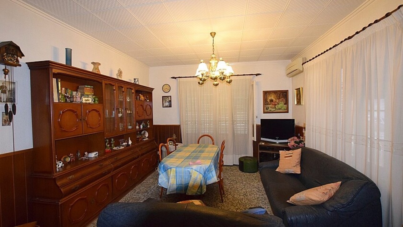 Resale - Villa - Torrevieja - Playa del Cura