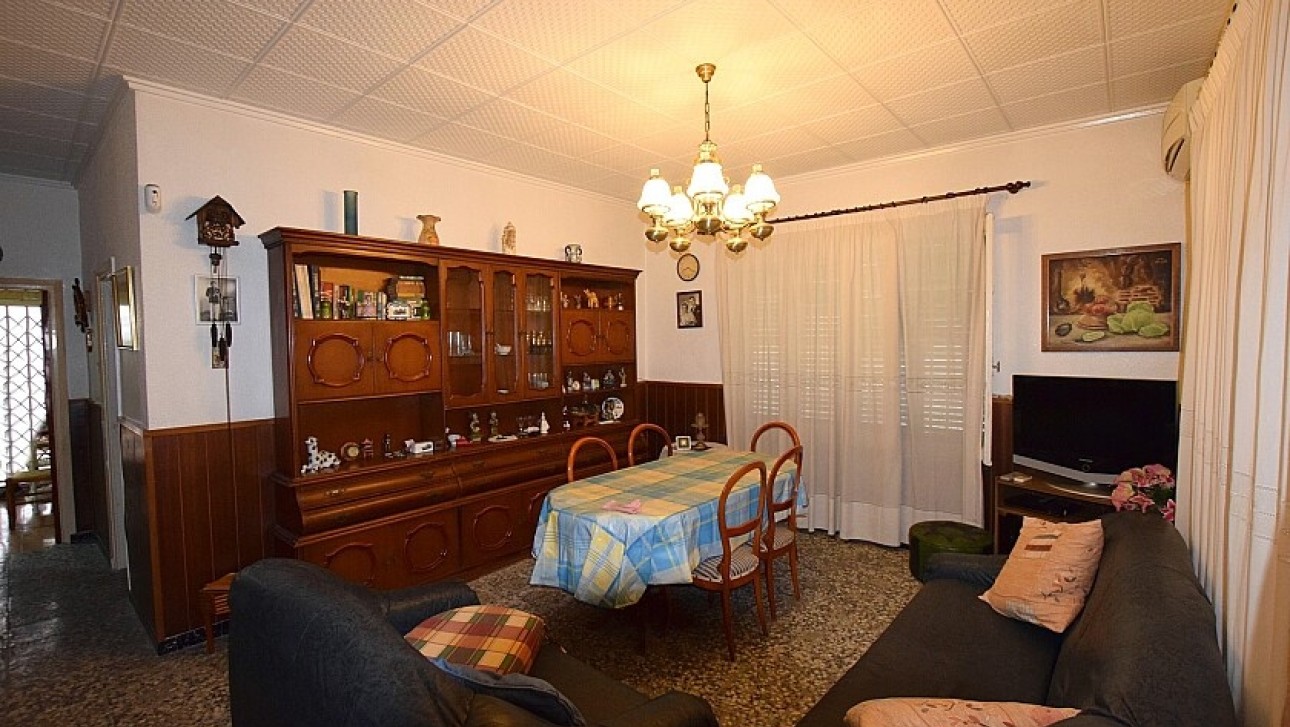 Resale - Villa - Torrevieja - Playa del Cura