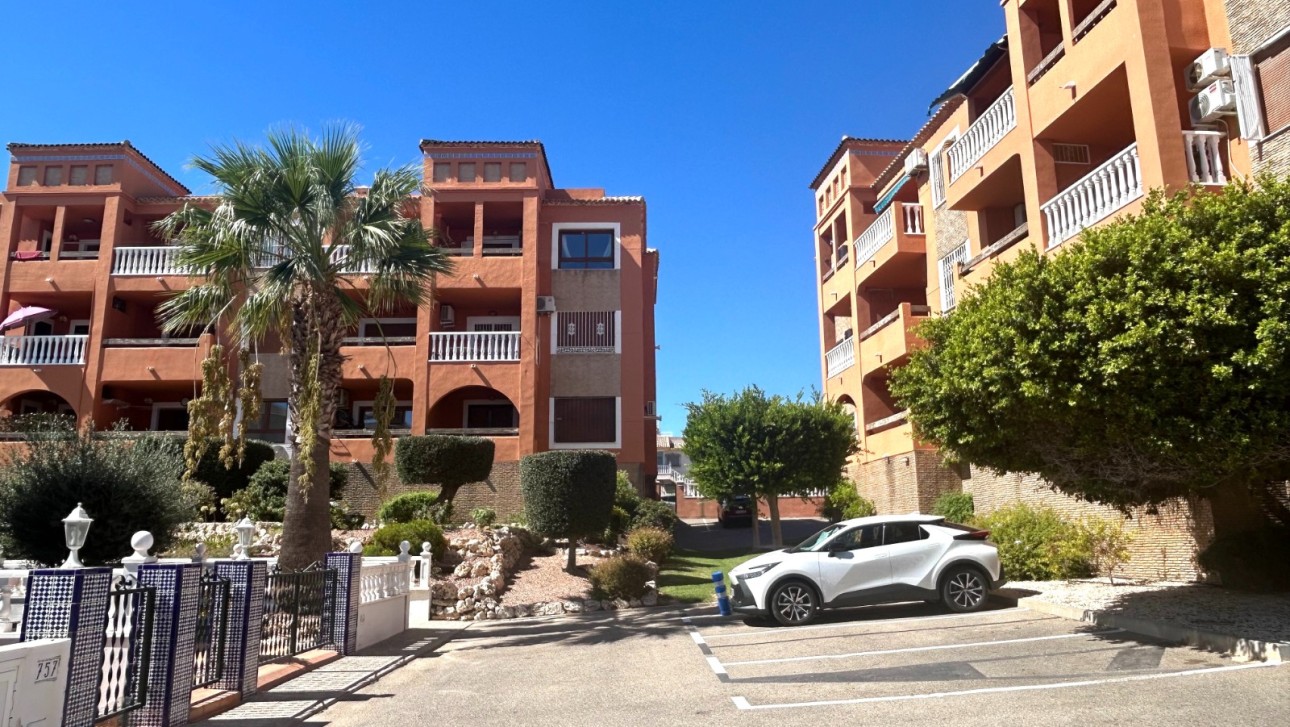 Resale - Apartment - Orihuela Costa - PAU 8