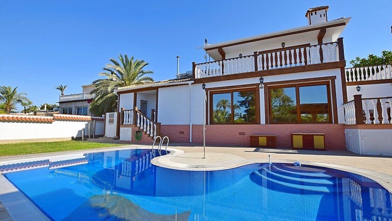 Resale - Villa - Orihuela Costa
