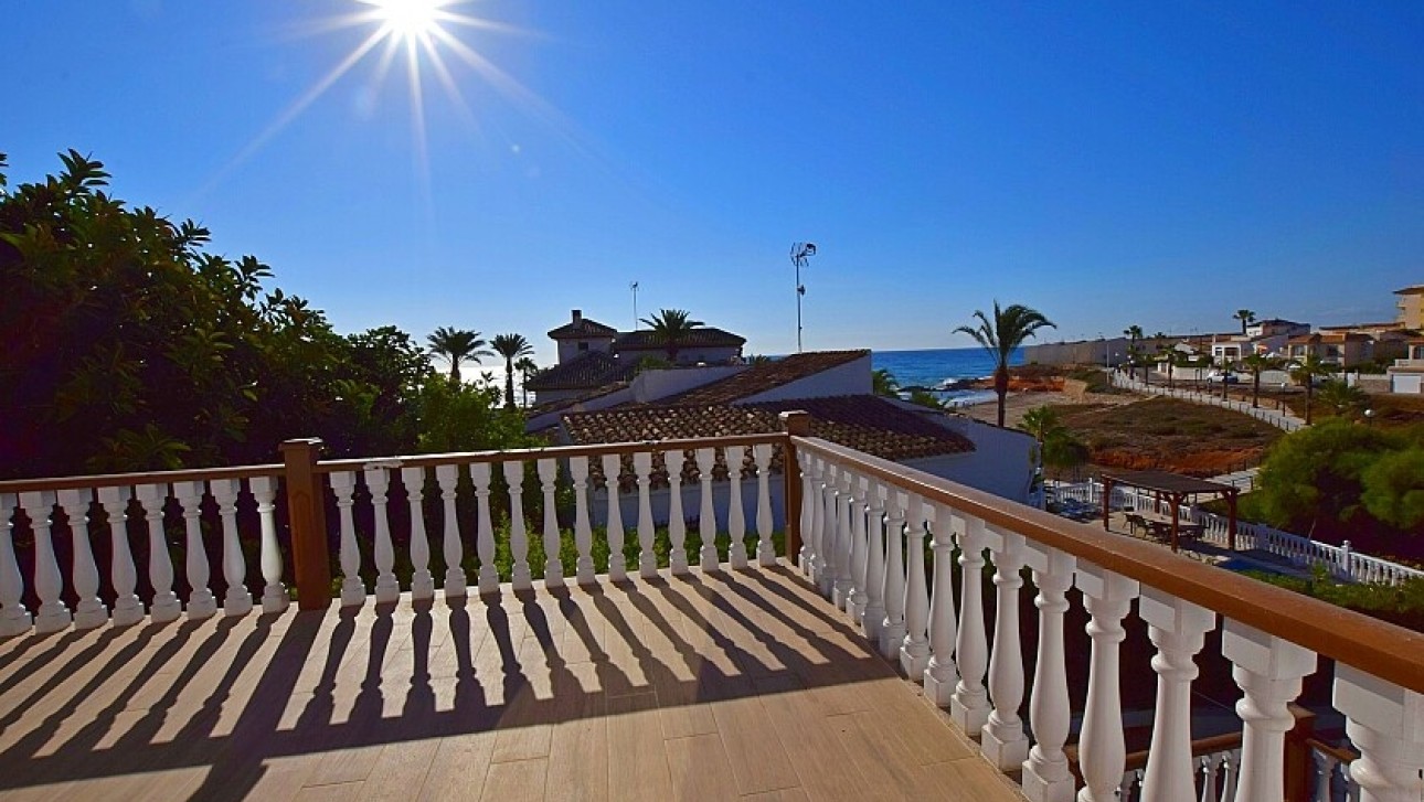 Resale - Villa - Orihuela Costa