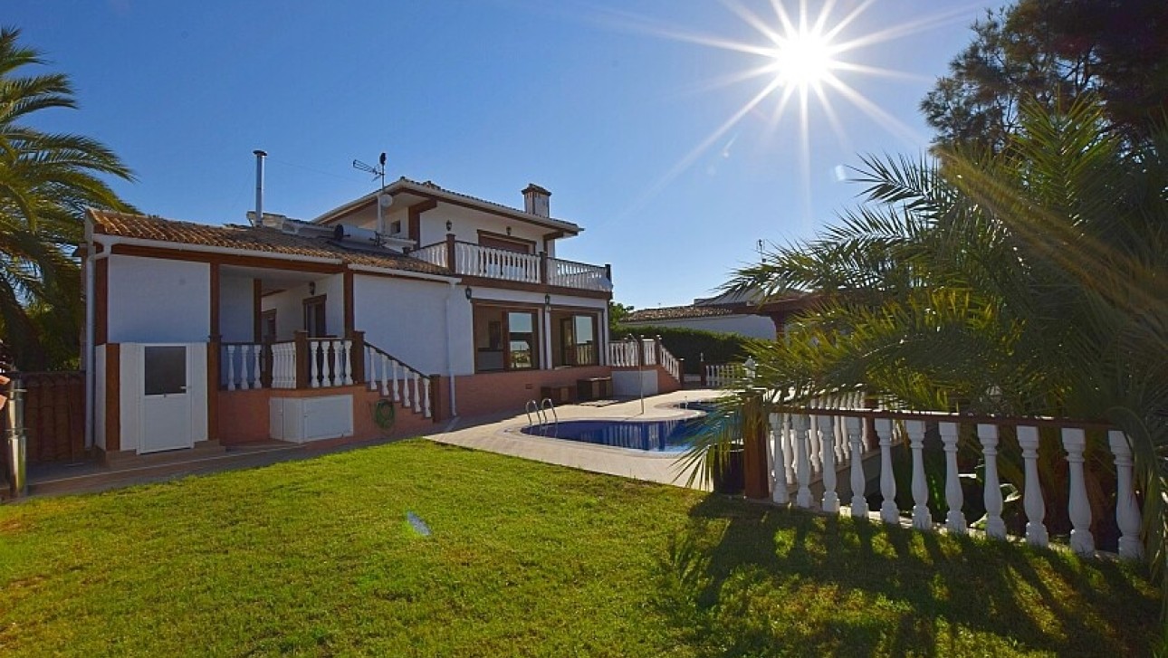 Resale - Villa - Orihuela Costa