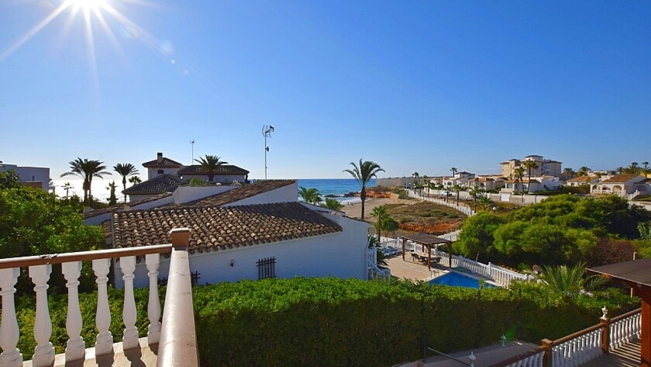 Resale - Villa - Orihuela Costa
