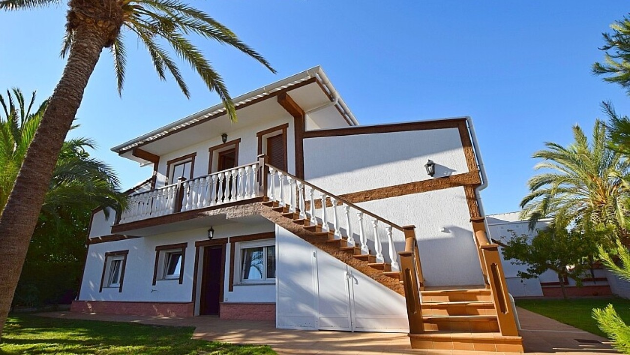 Resale - Villa - Orihuela Costa