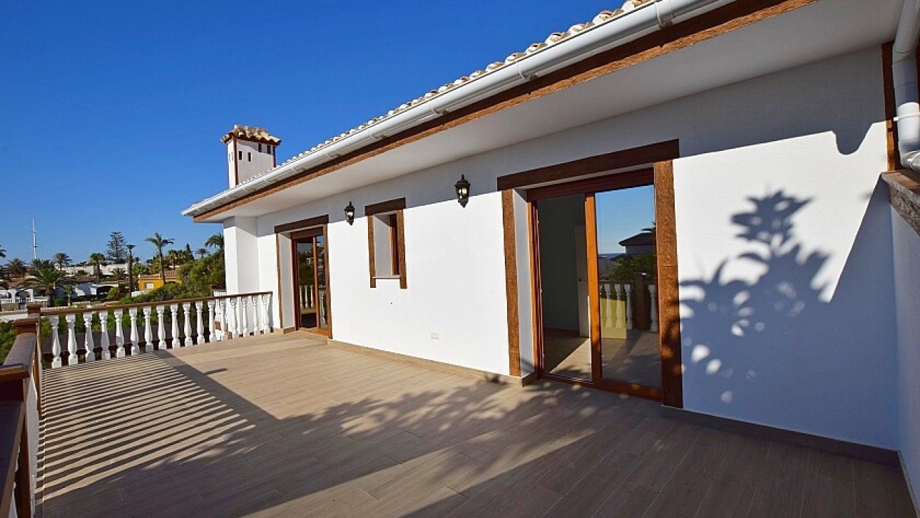 Resale - Villa - Orihuela Costa