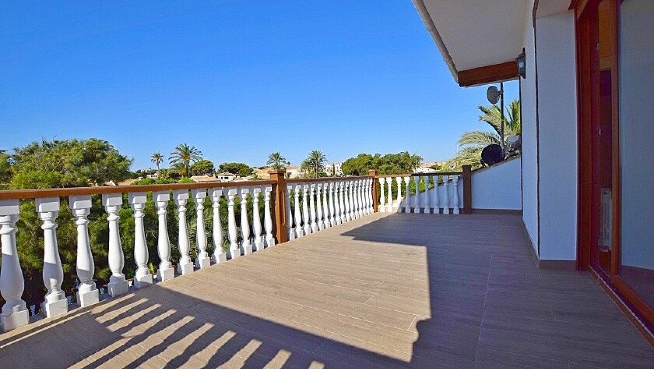 Resale - Villa - Orihuela Costa