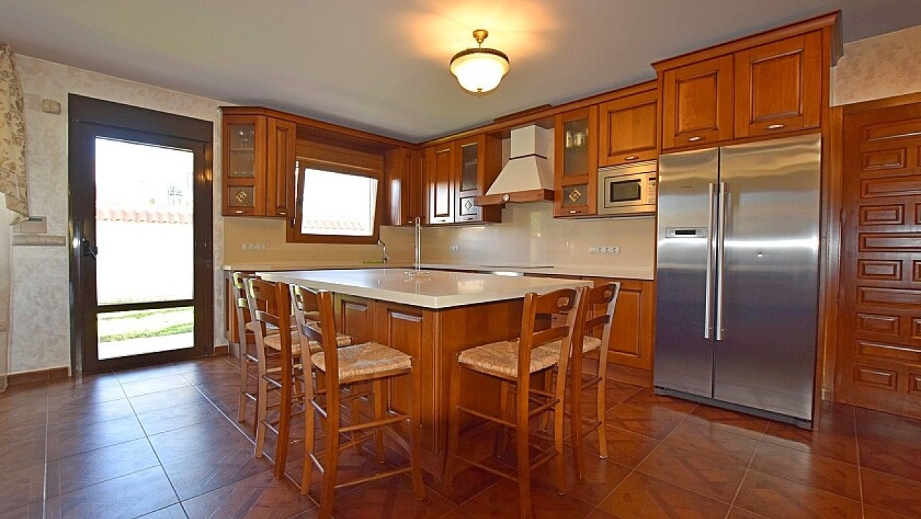 Resale - Villa - Orihuela Costa