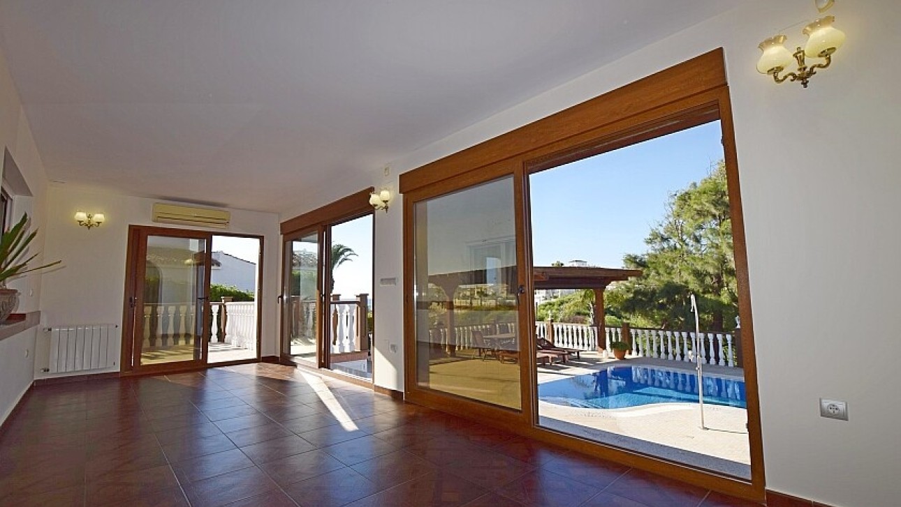 Resale - Villa - Orihuela Costa
