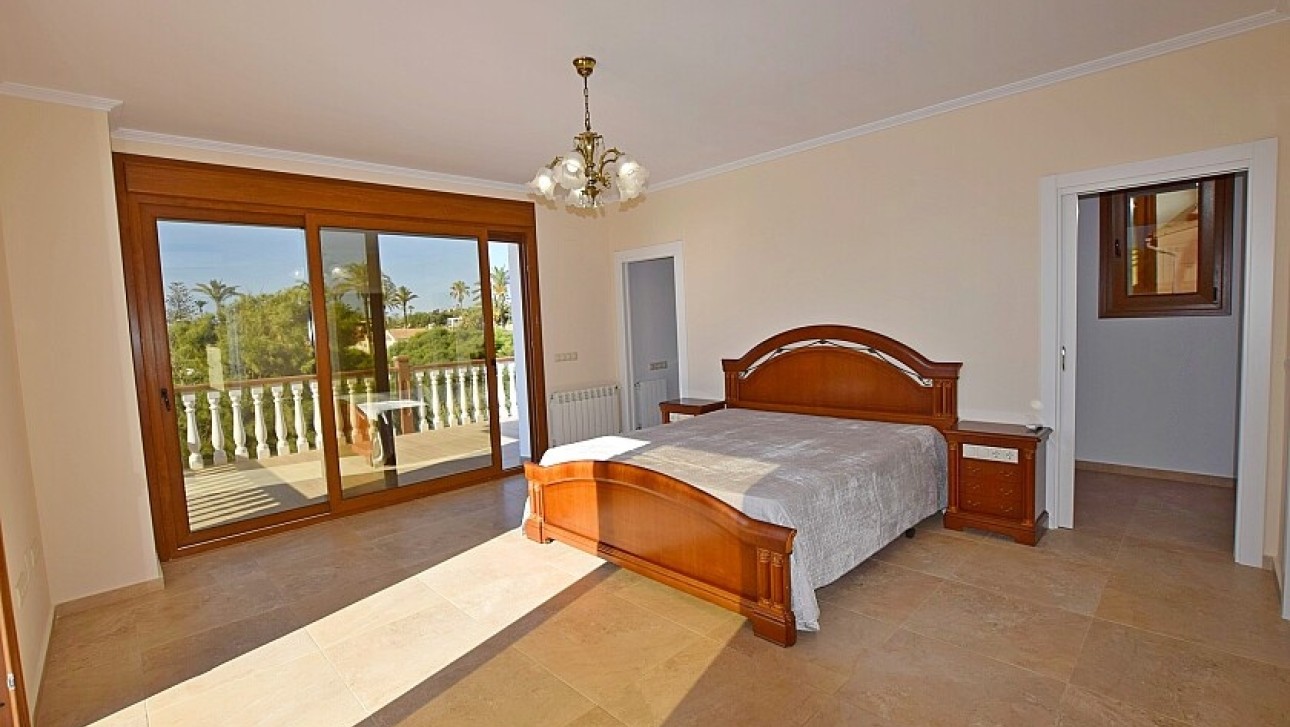 Resale - Villa - Orihuela Costa