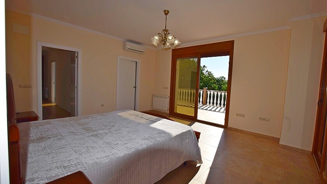 Resale - Villa - Orihuela Costa