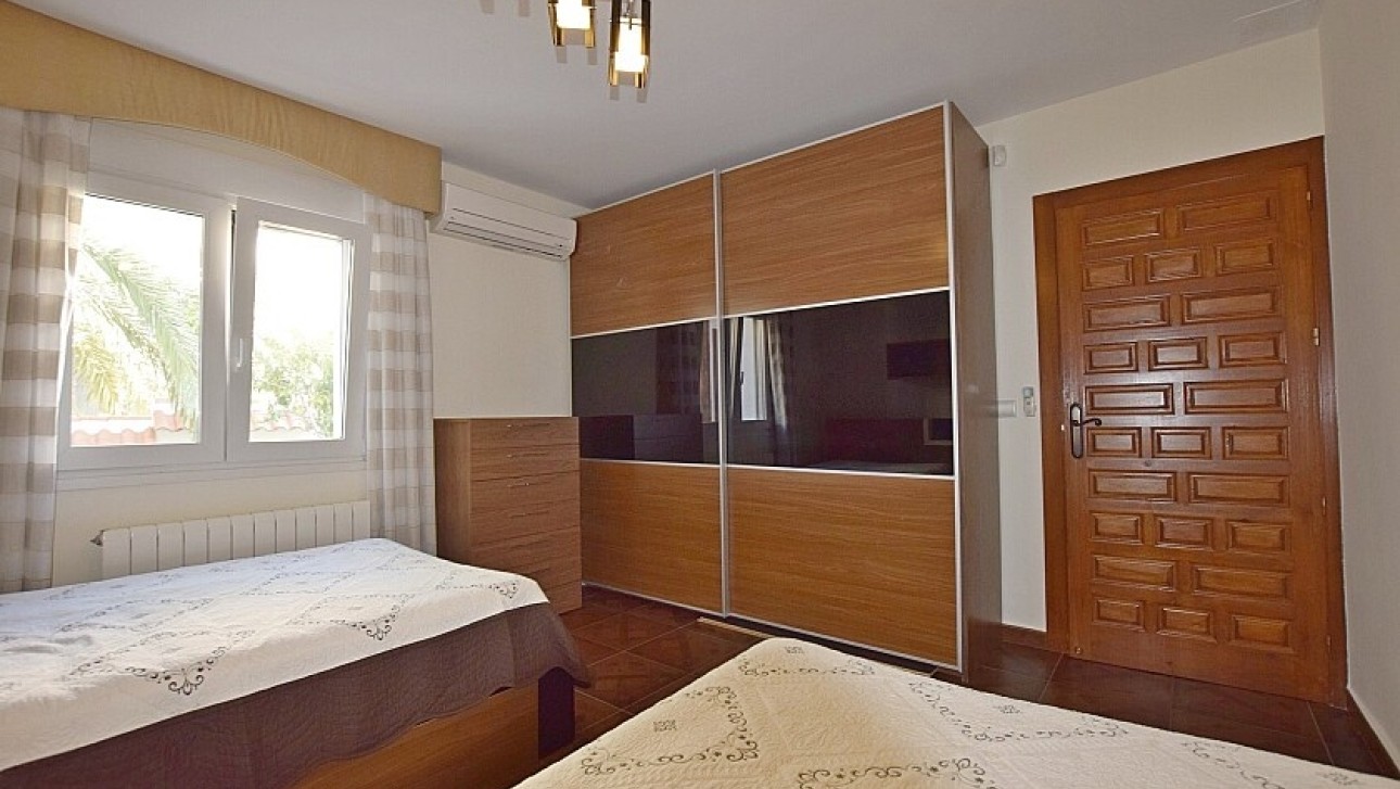 Resale - Villa - Orihuela Costa