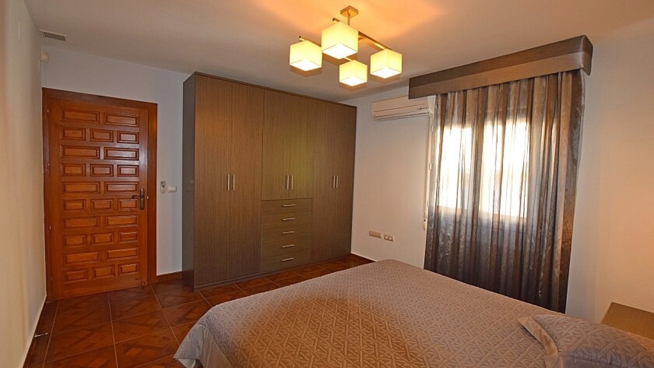 Resale - Villa - Orihuela Costa