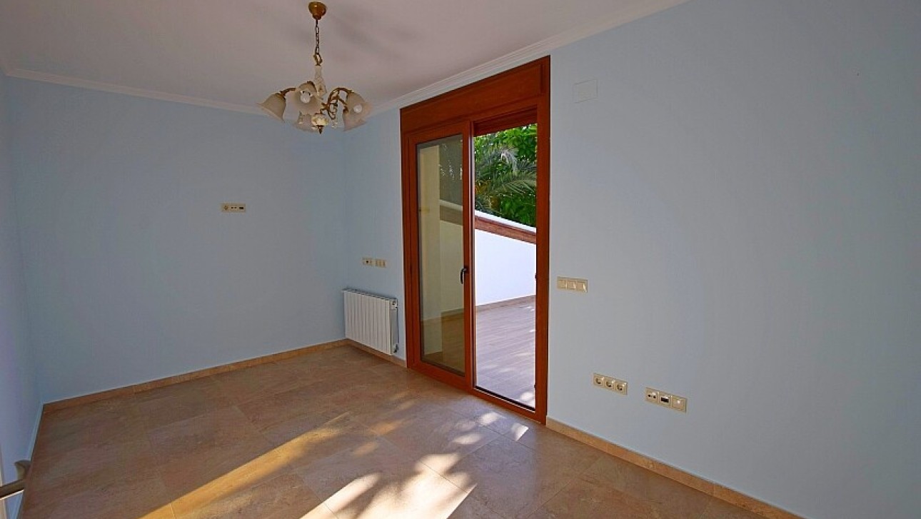 Resale - Villa - Orihuela Costa