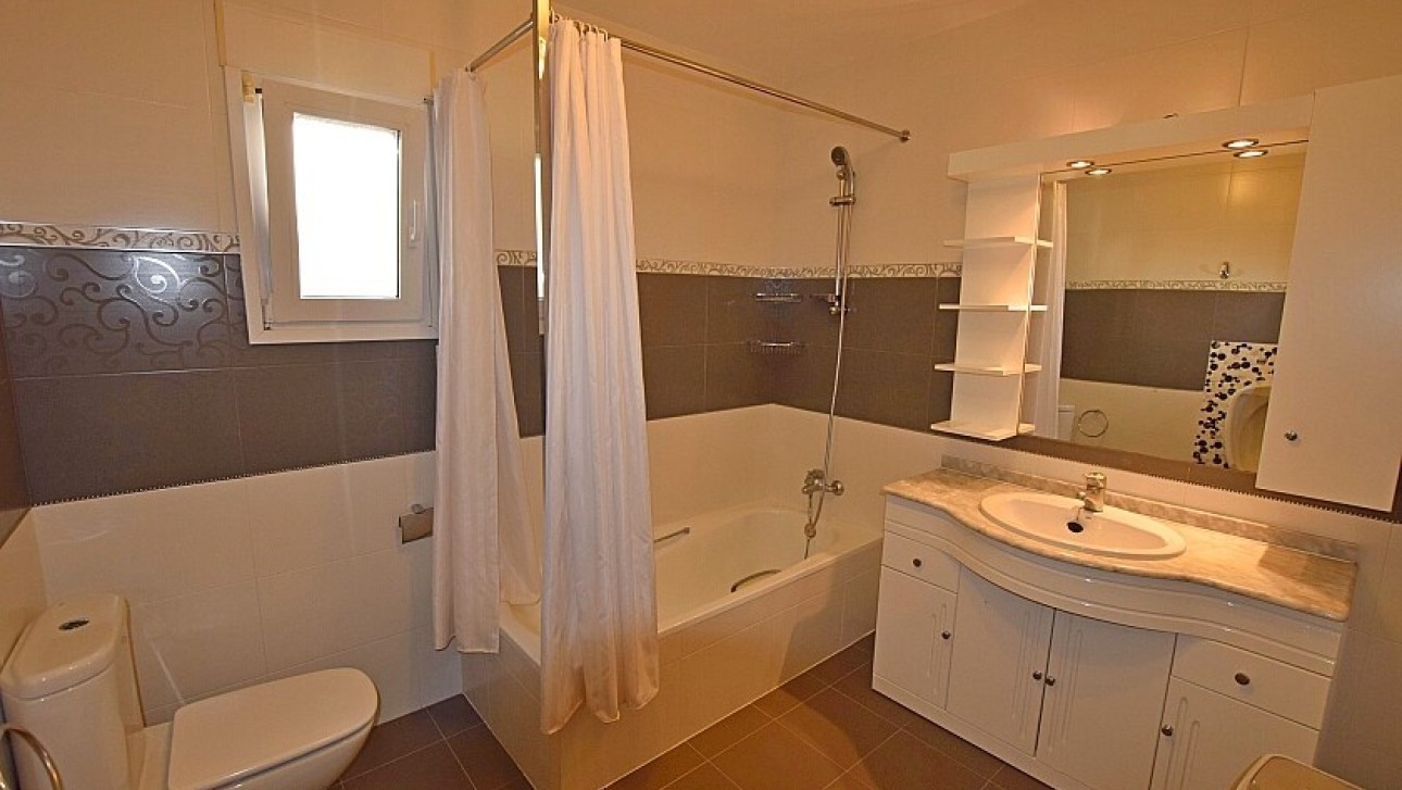 Resale - Villa - Orihuela Costa