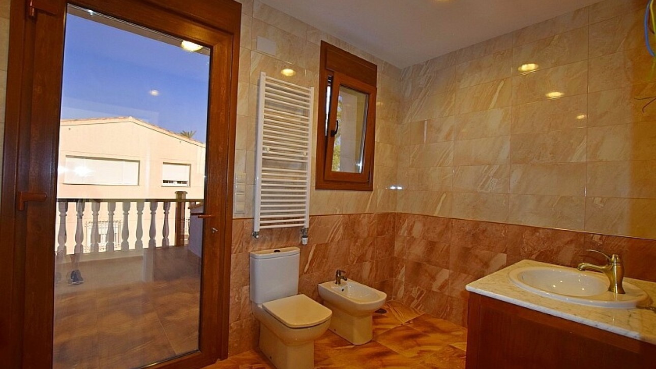 Resale - Villa - Orihuela Costa